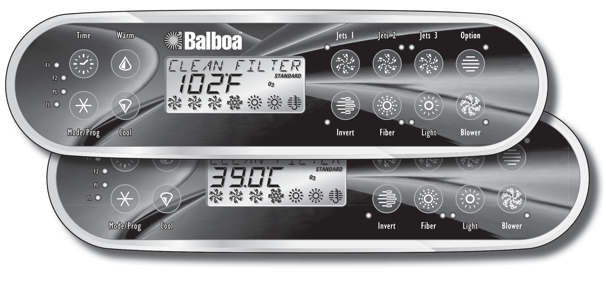 Twee Balboa ML900-bedieningspanelen boven elkaar: het bovenste toont 102&deg;F en het onderste 39,0&deg;C, met de knoppen Time, Warm, Mode/Prog, Cool, Jets 1, Jets 2, Jets 3, Option, Invert, Fiber, Light en Blower